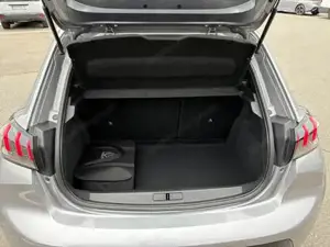 Peugeot 208 Bild 6