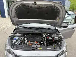 Peugeot 208 Bild 12