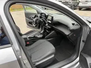 Peugeot 208 Bild 10