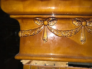 Wunderschöner alter Kachelofen Bild 3