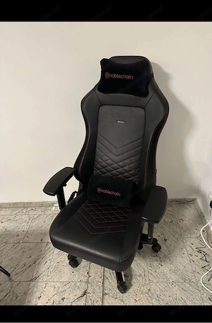 Noblechairs HERO Gaming Stuhl