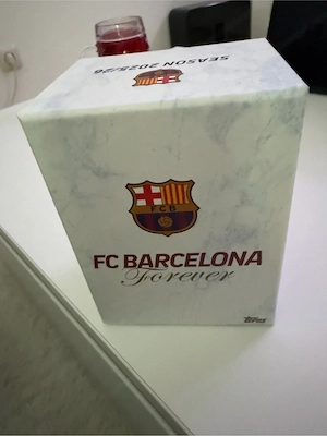Topps Barca Forever (LEERE BOX) + Random Sammelkarten Bild 3