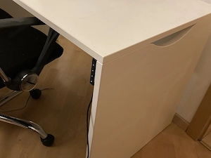 Bett mit Nachtkästchen, Lattenrost und Matratze  Bild 6