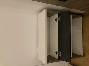 Bett mit Nachtkästchen, Lattenrost und Matratze  Bild 4