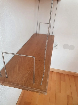 Bücherregal hängend Bild 2