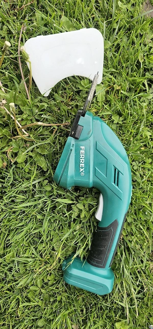 Akku Gartenschere mit zubehör Bild 2