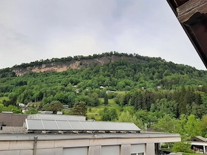 Gemütliche 4-Zimmer-Dachgeschosswohnung mit Ausgezeichnetem Ausblick nach Känzele, provisionsfreie 
