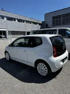 VW White Up Highline Bild 5