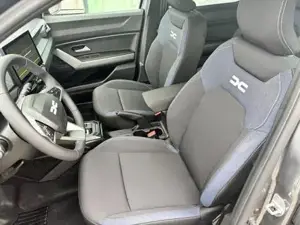 Dacia Duster Expression 1.6 HYBRID 140 AUTOMATIK (Benzin/Ele... Bild 6