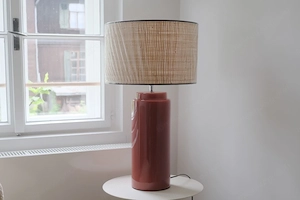 Miliboo Tischleuchte aus emaillierter Keramik in Terracotta mit Lampenschirm aus naturfarbenem