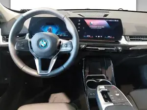 BMW X1 xDrive25e *0,99% Fixzins Leasing*xLine // Head-Up // H+K HiFi // Anhängerkupplung Bild 7