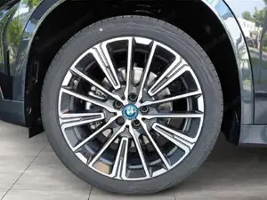 BMW X1 xDrive25e *0,99% Fixzins Leasing*xLine // Head-Up // H+K HiFi // Anhängerkupplung Bild 6