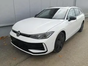 VW Passat Variant 2.0 TDI 142 kW 4Motion R-Line DSG ABT Pano 19 Z...