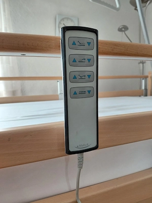 Pflegebett in sehr gutem Zustand Bild 3