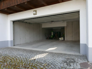 Garage Lager mit 2 Stellplätzen