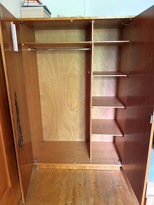 Kleiderkasten 173x115x56 cm
