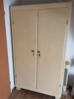 Vintage Kleiderschrank 60er Bild 2