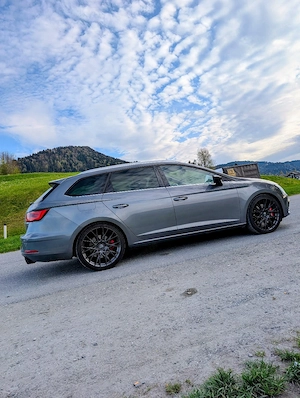 Seat Leon Cupra 300 ST 4Drive | Top Zustand | Scheckheft | 89tkm Bild 3