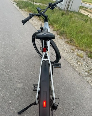 Verkaufe ein sehr gut erhaltenes CUBE E-Bike  Bild 2