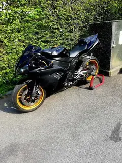 Yamaha R1  Bild 2