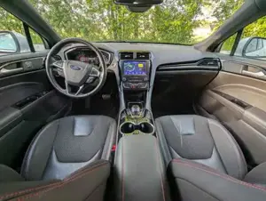 Ford Mondeo Bild 17