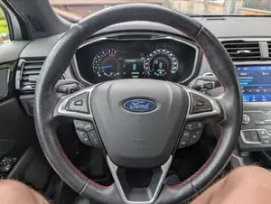 Ford Mondeo Bild 13