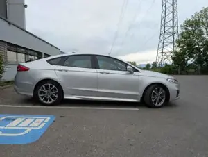 Ford Mondeo Bild 4