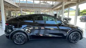 Tesla Model Y Bild 2