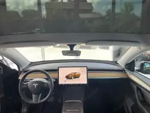 Tesla Model Y Bild 11