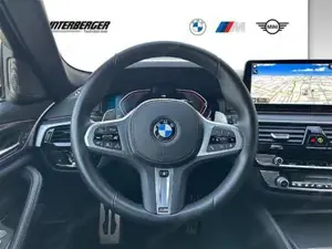 BMW 520d xDrive Touring // M Sportpaket // Anhängerkupplung Bild 8