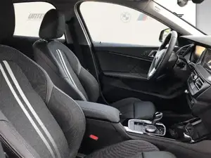 BMW 116d 5 - Türer Vorführwagen // Sport Line //  Anhängerkupplung Bild 9