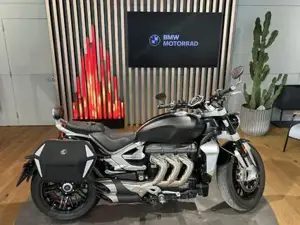 Triumph Rocket 3 R Black Bild 2
