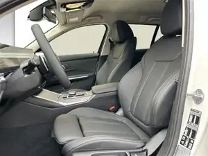 BMW 320d xDrive Touring G21 B47 Head-Up DAB RFK Shz Bild 6
