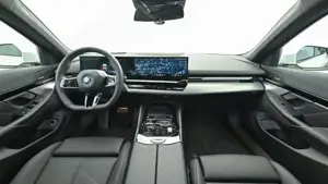 BMW 530e xDrive M Sportpaket // DAB-Tuner // Innenraumkamera Bild 9