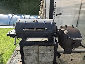 Verkaufe massiven Smoker. Holz und Gas Bild 3