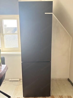 Bosch No Frost Serie 4, Freistehende Kühl-Gefrier-Kombination mit Gefrierbereich unten, 203 x 60 Bild 3