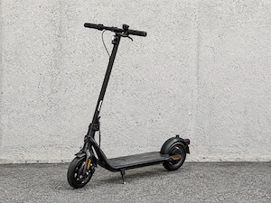 Segway-NINEBOT KickScooter F2 Pro E in Schwarz (10 Zoll). Bild 2
