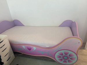  Zwei Kinder Bett