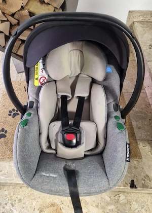 Babyschale mit Isofix Bild 3