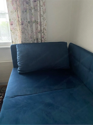 Sehr bequemes Schlafsofa in dunkelblau Bild 4