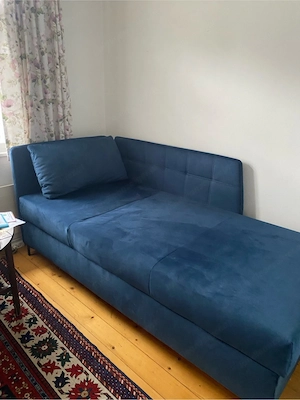 Sehr bequemes Schlafsofa in dunkelblau Bild 3