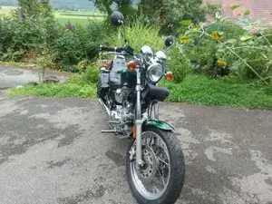 Motorrad Yamaha 750 Virago Bild 2