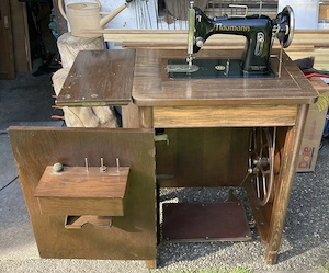 Naumann Nähmaschine mit Unterschrank