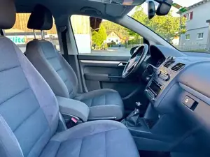 VW Touran Style 1,6 TDI Bild 9
