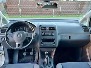 VW Touran Style 1,6 TDI Bild 5