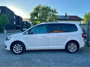 VW Touran Style 1,6 TDI Bild 10