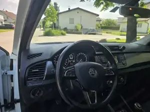 SKODA FABIA  TDi BJ -2016 Nur 118,000km Bild 3