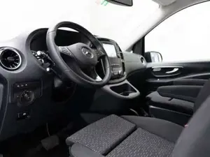 Mercedes-Benz Vito 116 CDI 4x4 Tourer SELECT Lang PDC KAM Bild 6