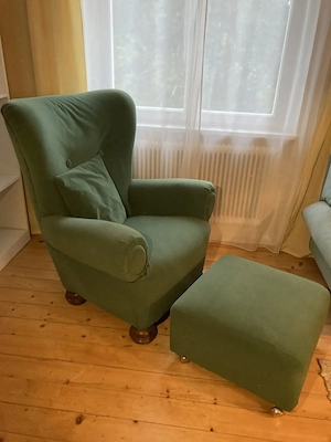 Polsterlehnstuhl   mit  Fußhocker