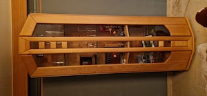 Massivholz Wohnzimmerschrank mit Glas und Beleuchtung Bild 3
